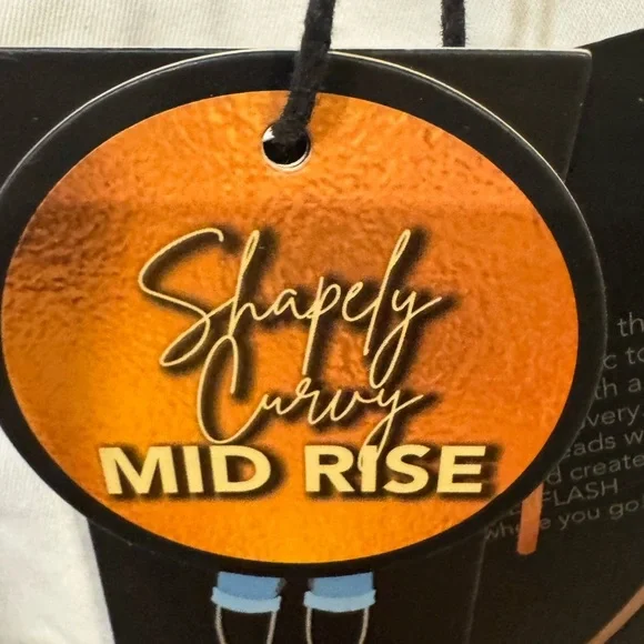 CopperFlash Women's White Capris. Size 16. - Picture 3 of 6